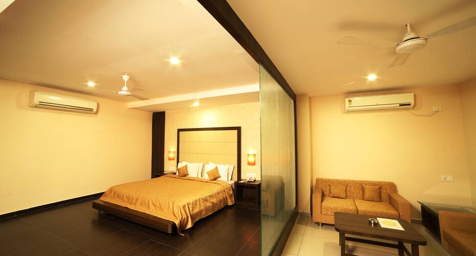 Hotel Galaxy, Rajkot 4